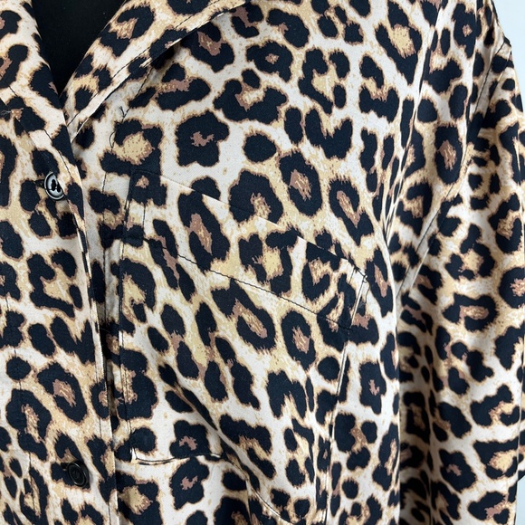 H&M Animal Print Blouse Size Large - Picture 6 of 9